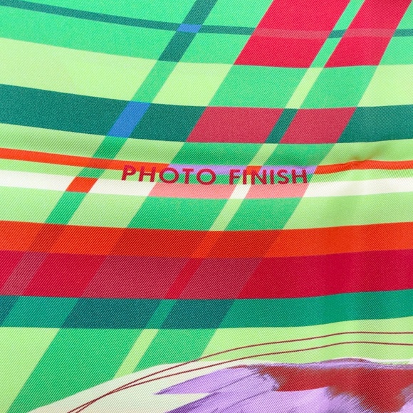NWT Hermes Scarf Carré 90 "Photo Finish" - Picture 4 of 10